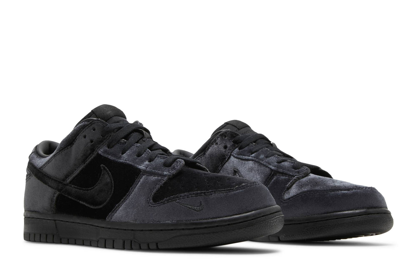 Dover Street Market x Nike Dunk Low ‘Triple Black’ DH2686-002