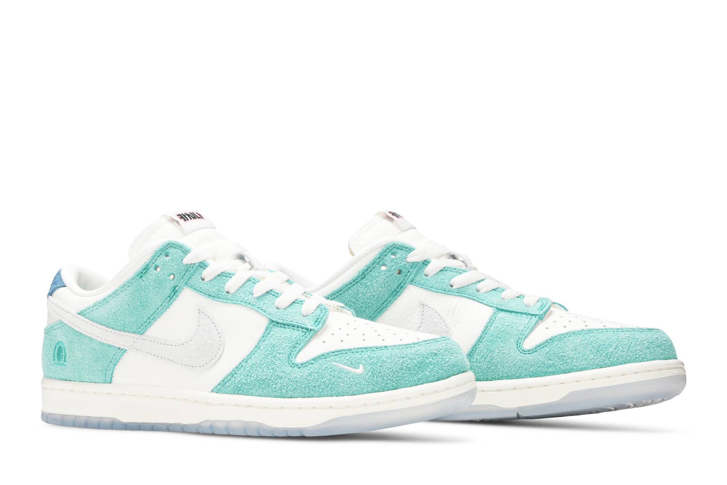 Kasina x Nike Dunk Low Road Sign CZ6501-101