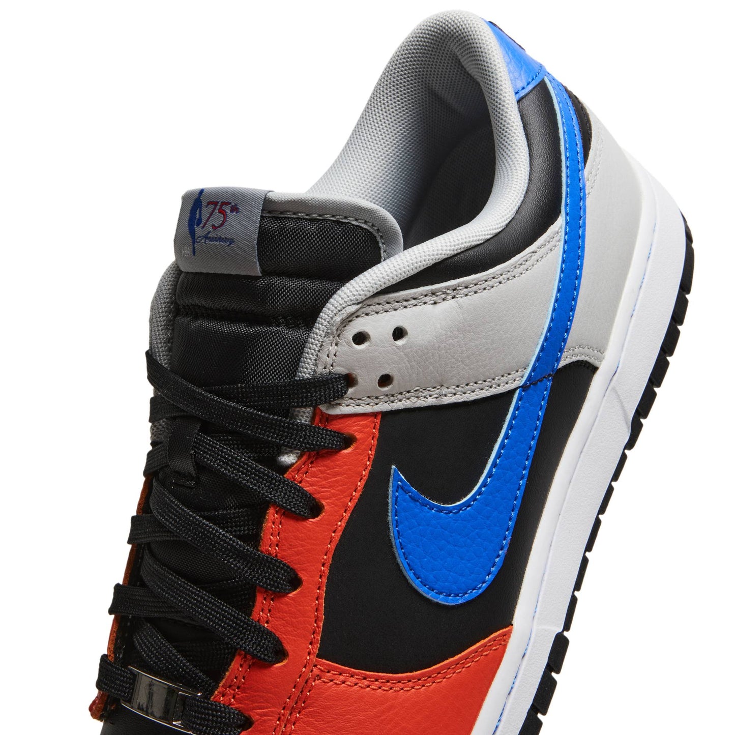 NBA x Nike Dunk Low EMB ’75th Anniversary Knicks’ DD3363-002