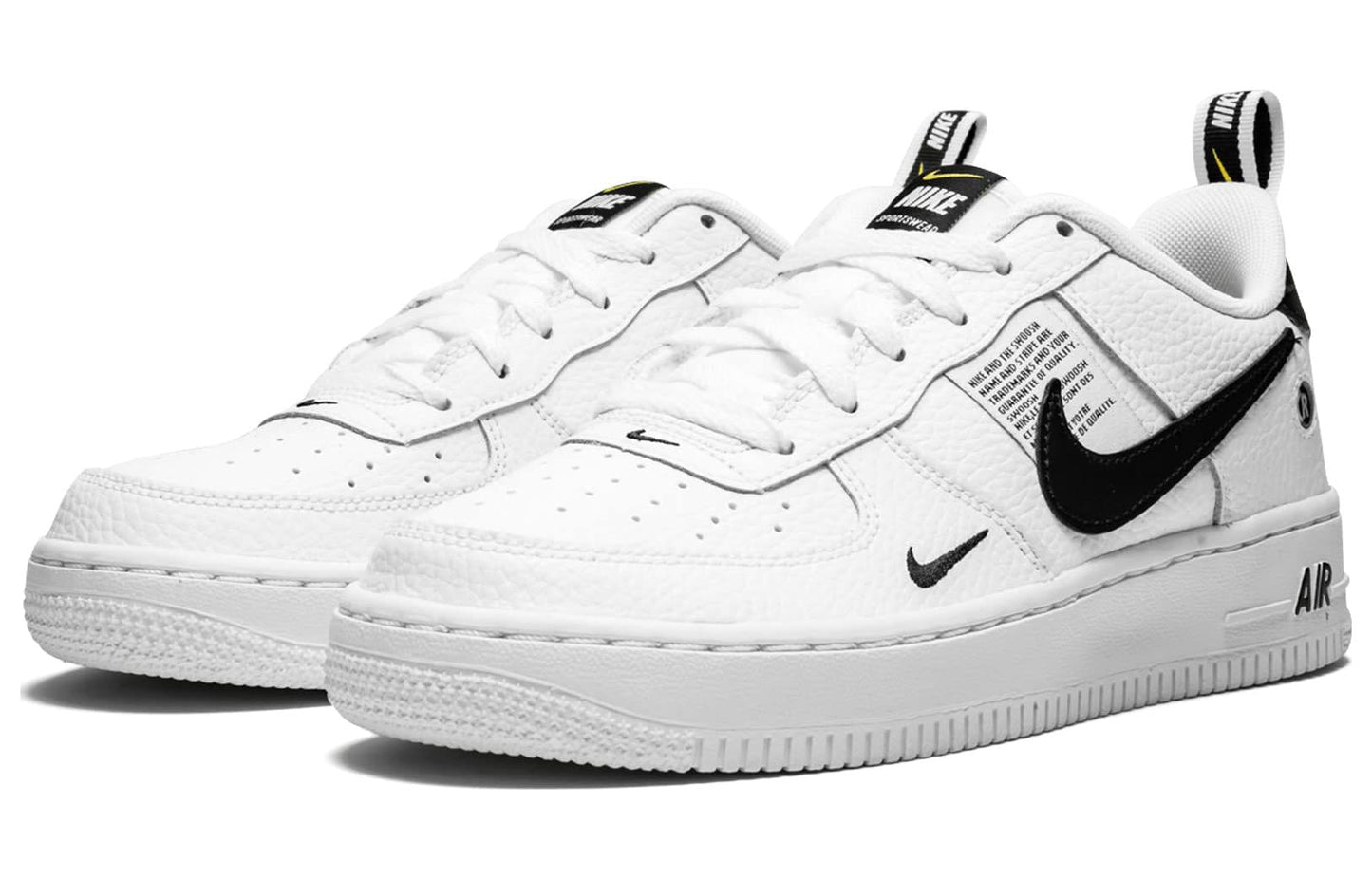 Nike Air Force 1 07 LV 8 Overbranding