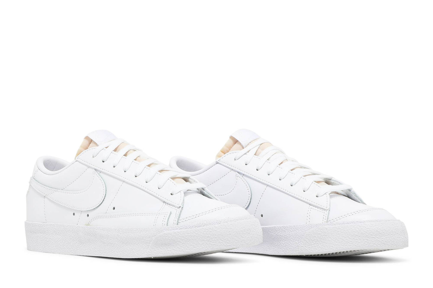 (Women) Nike Blazer Low ’77 ‘Triple White’ DC4769-101