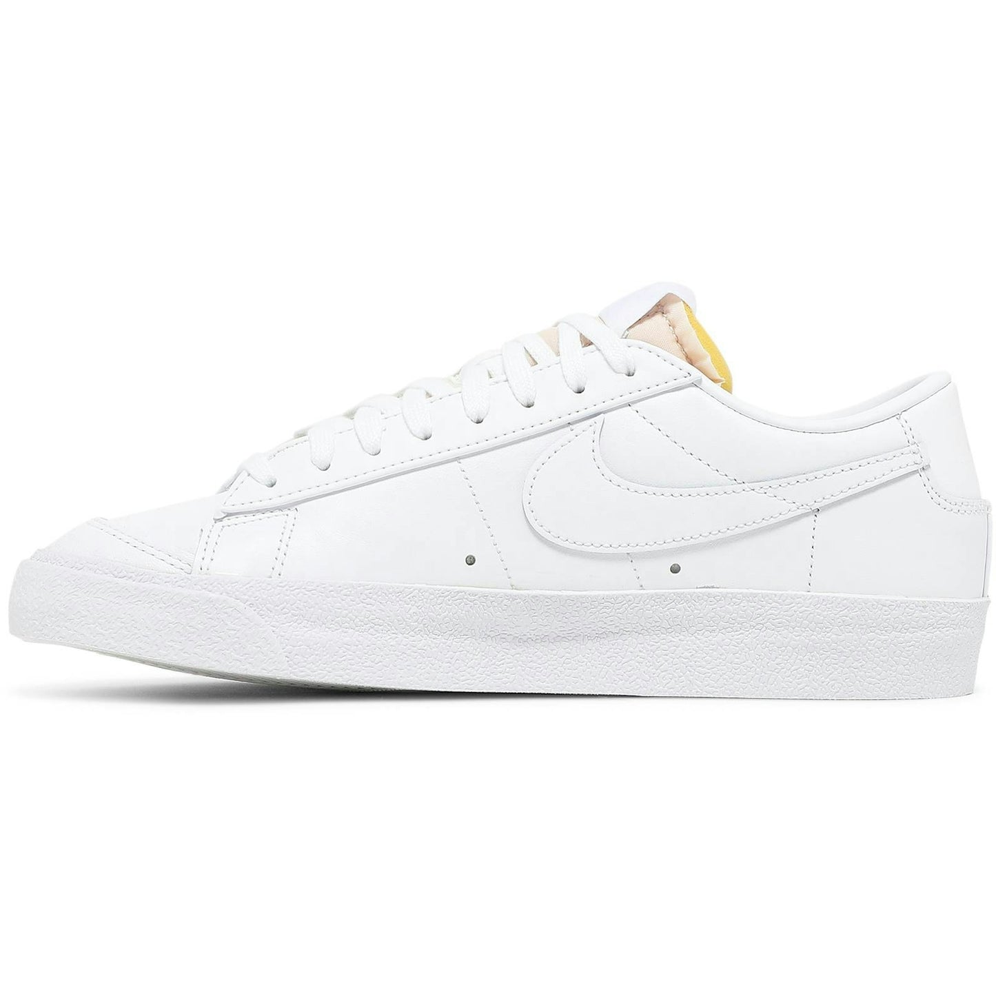 (Women) Nike Blazer Low ’77 ‘Triple White’ DC4769-101