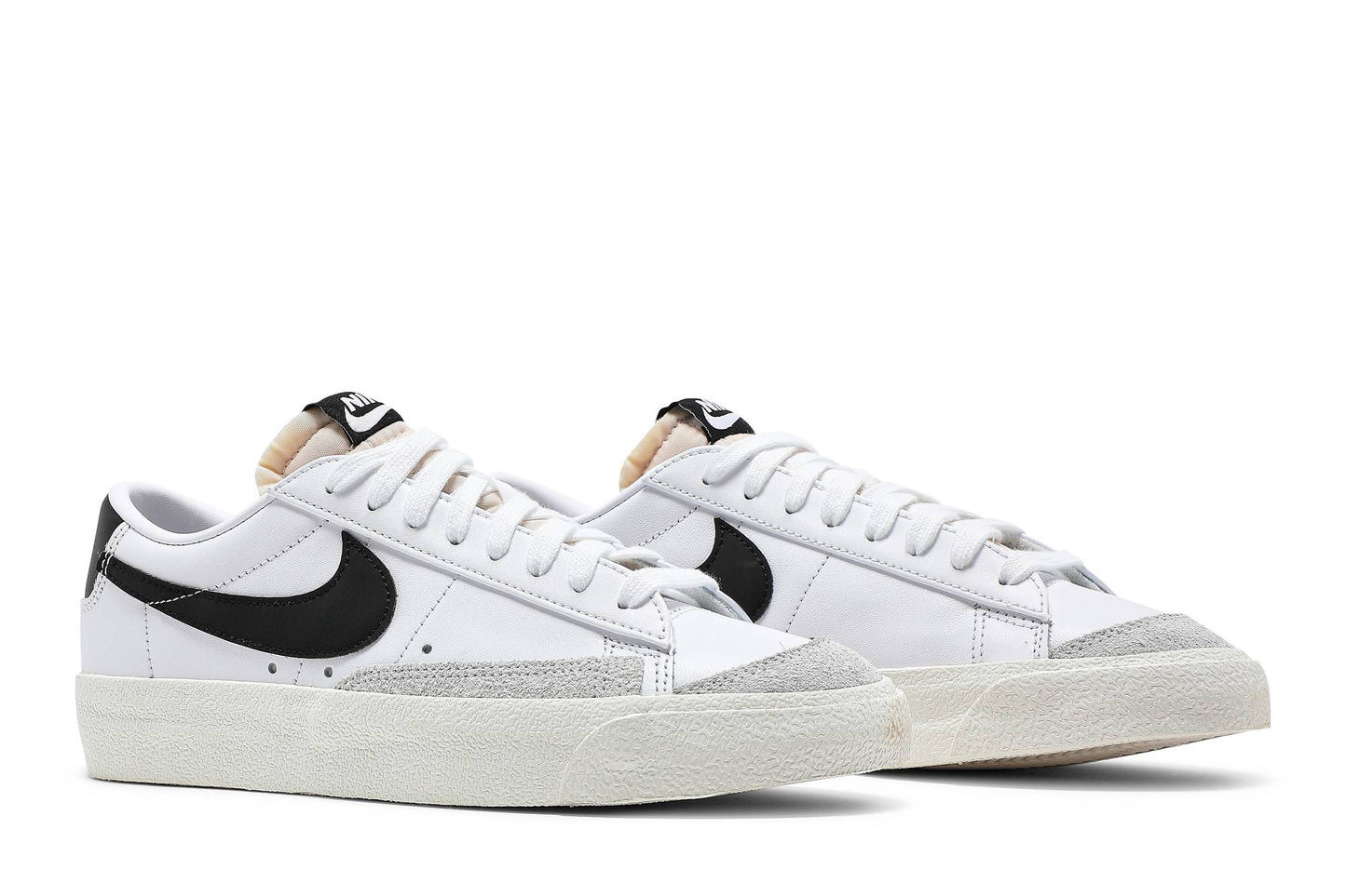 (Women) Nike Blazer Low ’77 ‘White Black’ DC4769-102